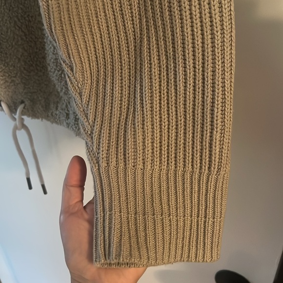 Varley pullover - Picture 4 of 4